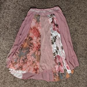 Flowered and pink boho skirt